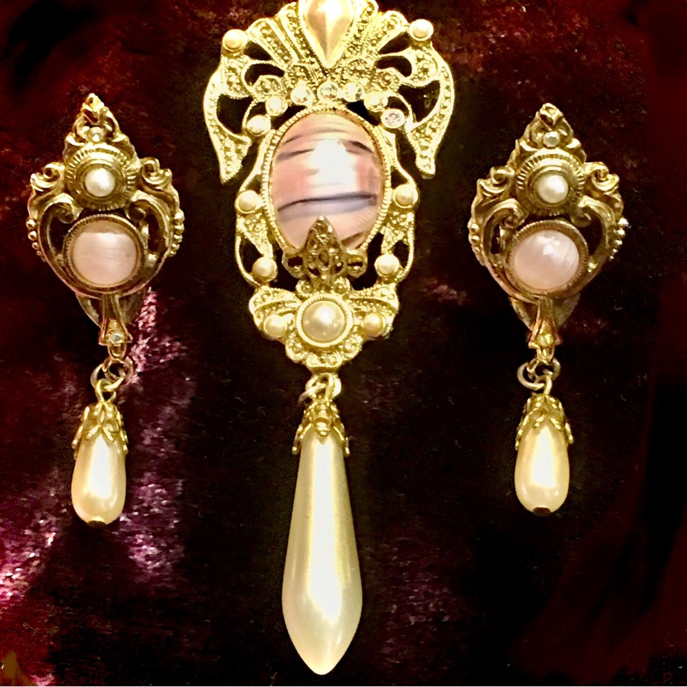 VINTAGE DROP PEARL & AGATE RHINESTONE GOLD-TONE CLIP EARRINGS & BROOCH GORGEOUS!